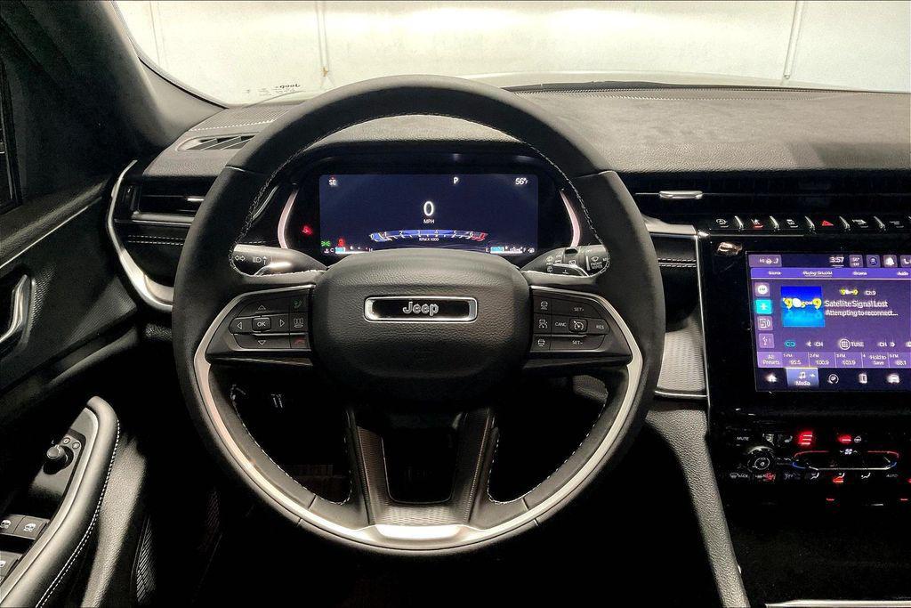 new 2025 Jeep Grand Cherokee car, priced at $46,730