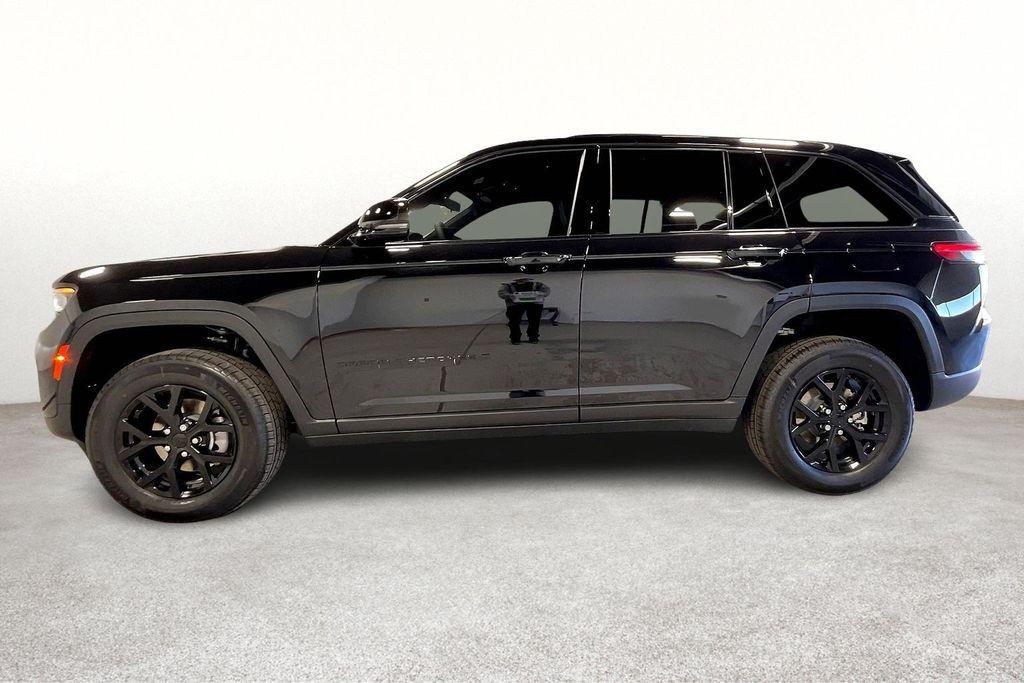 new 2025 Jeep Grand Cherokee car, priced at $46,730