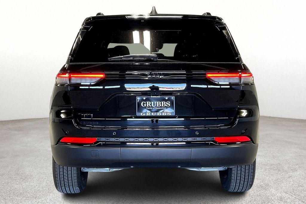 new 2025 Jeep Grand Cherokee car, priced at $46,730