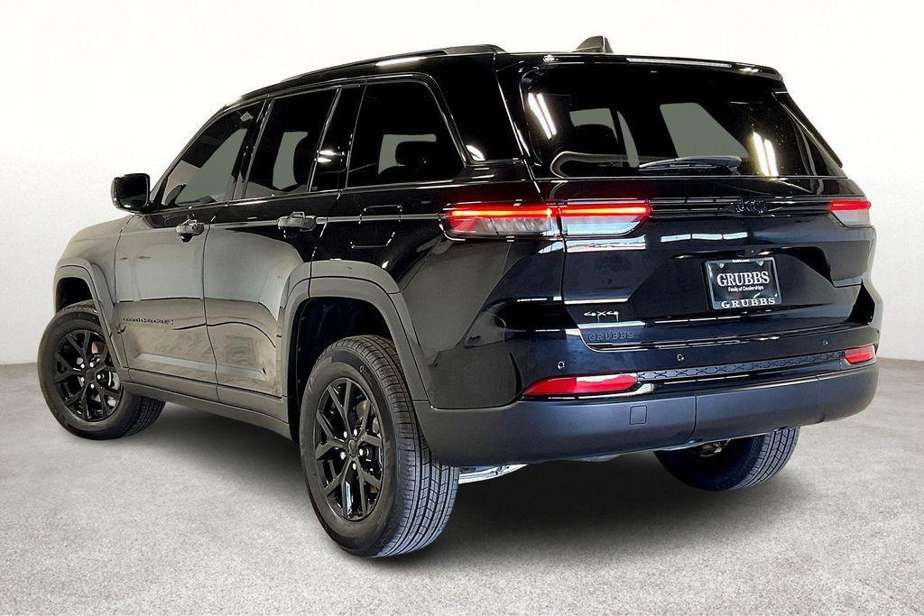 new 2025 Jeep Grand Cherokee car, priced at $46,730