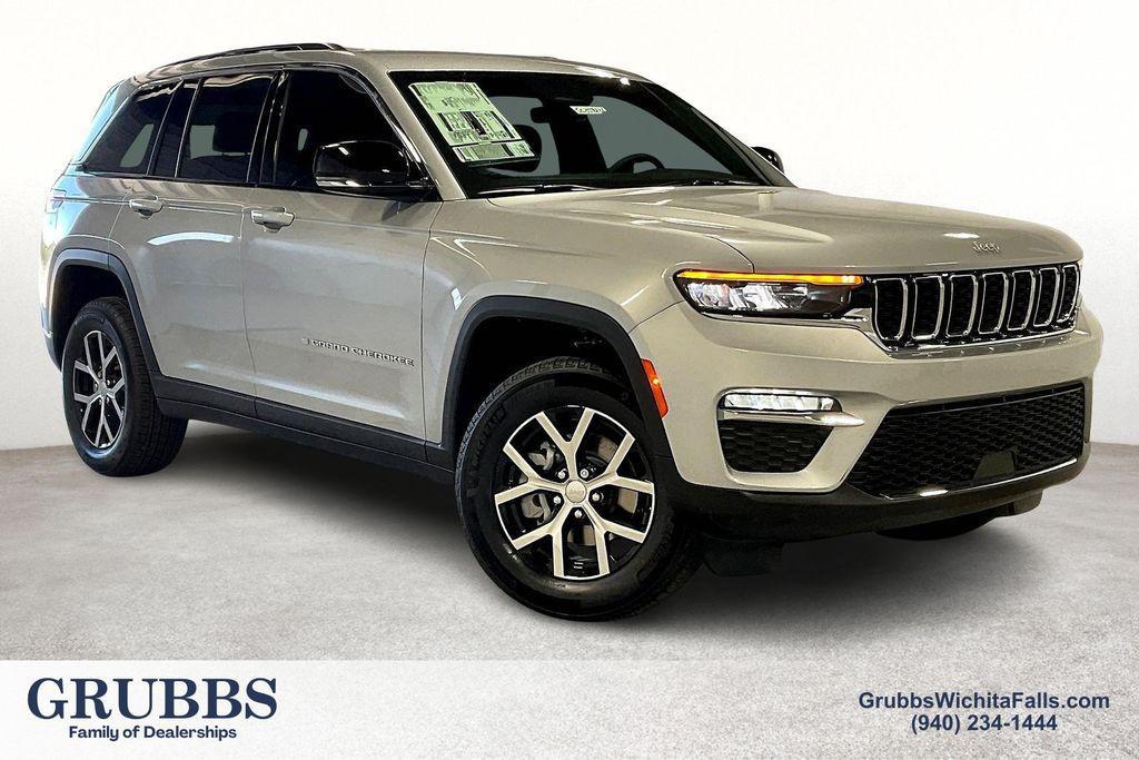 new 2025 Jeep Grand Cherokee car, priced at $47,495