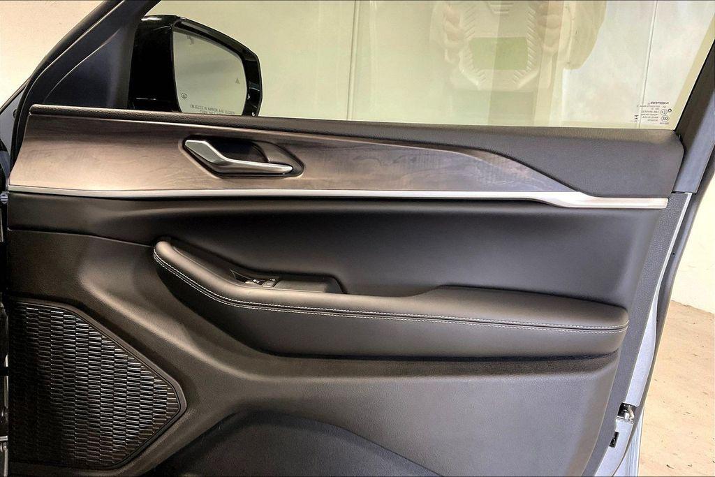 new 2025 Jeep Grand Cherokee car, priced at $47,495