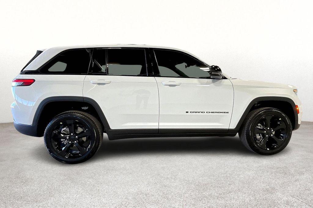 new 2025 Jeep Grand Cherokee car, priced at $47,625