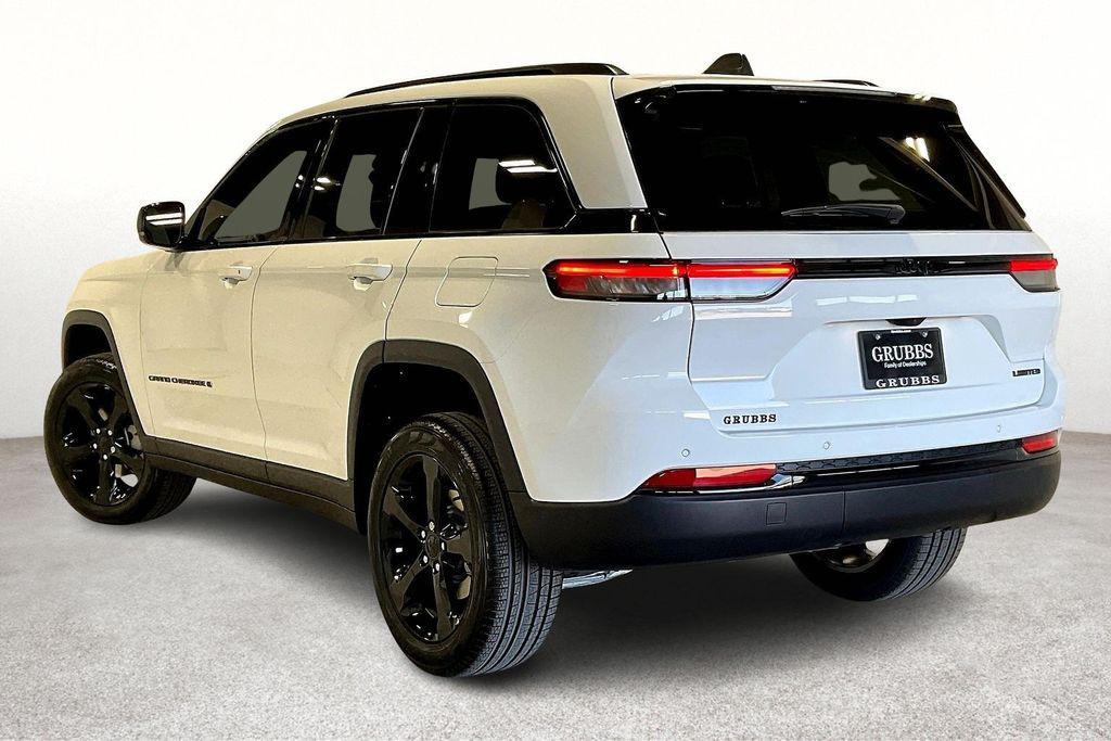 new 2025 Jeep Grand Cherokee car, priced at $47,625