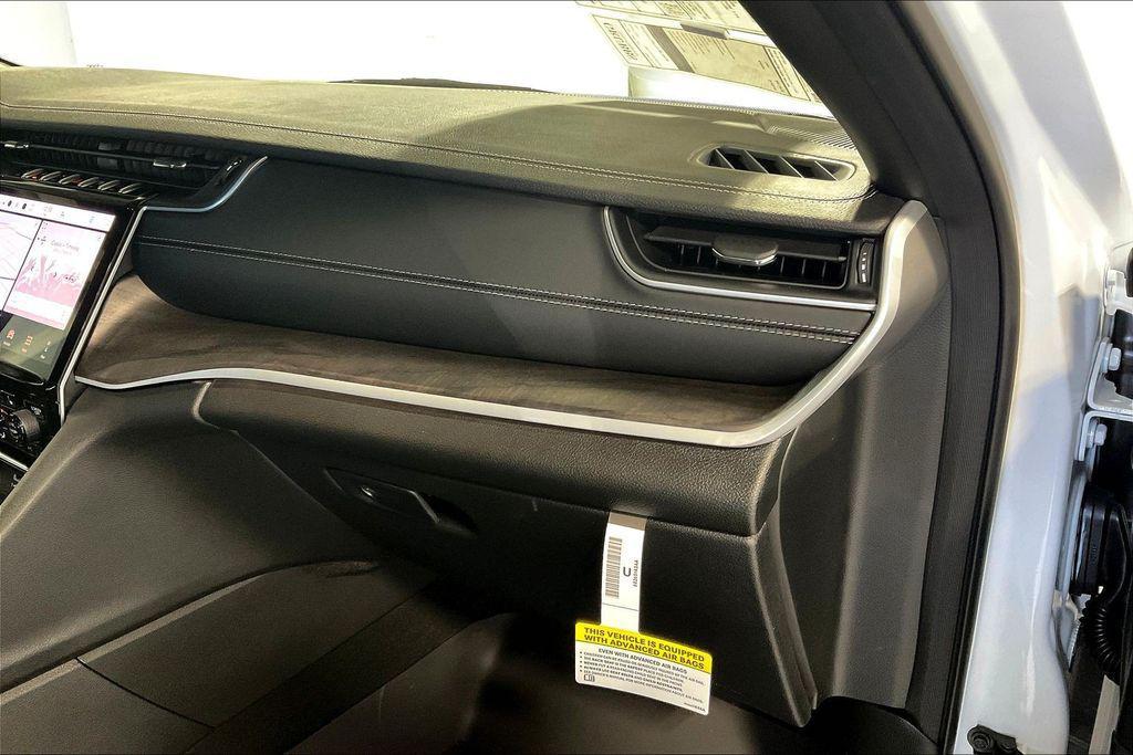 new 2025 Jeep Grand Cherokee car, priced at $47,625