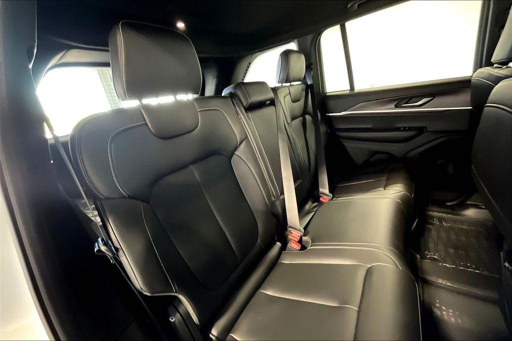 new 2025 Jeep Grand Cherokee car, priced at $47,625