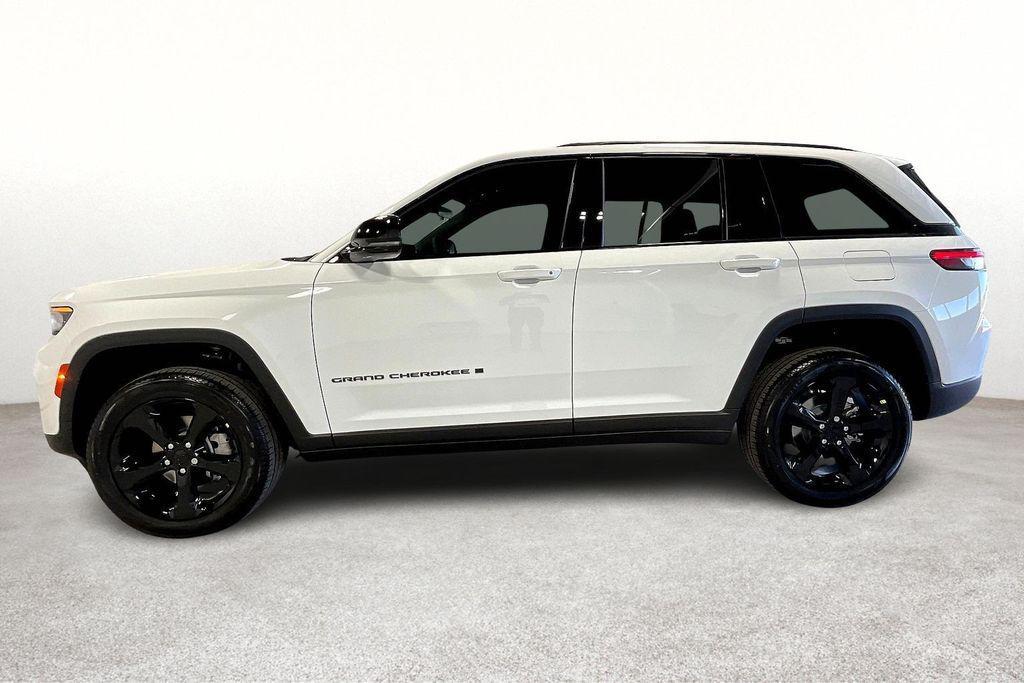 new 2025 Jeep Grand Cherokee car, priced at $47,625