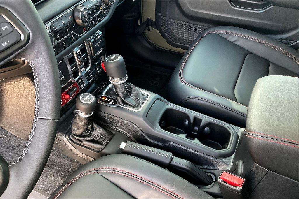 new 2025 Jeep Gladiator car, priced at $64,415