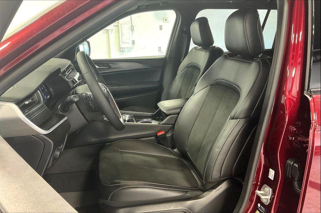 new 2025 Jeep Grand Cherokee L car, priced at $42,730