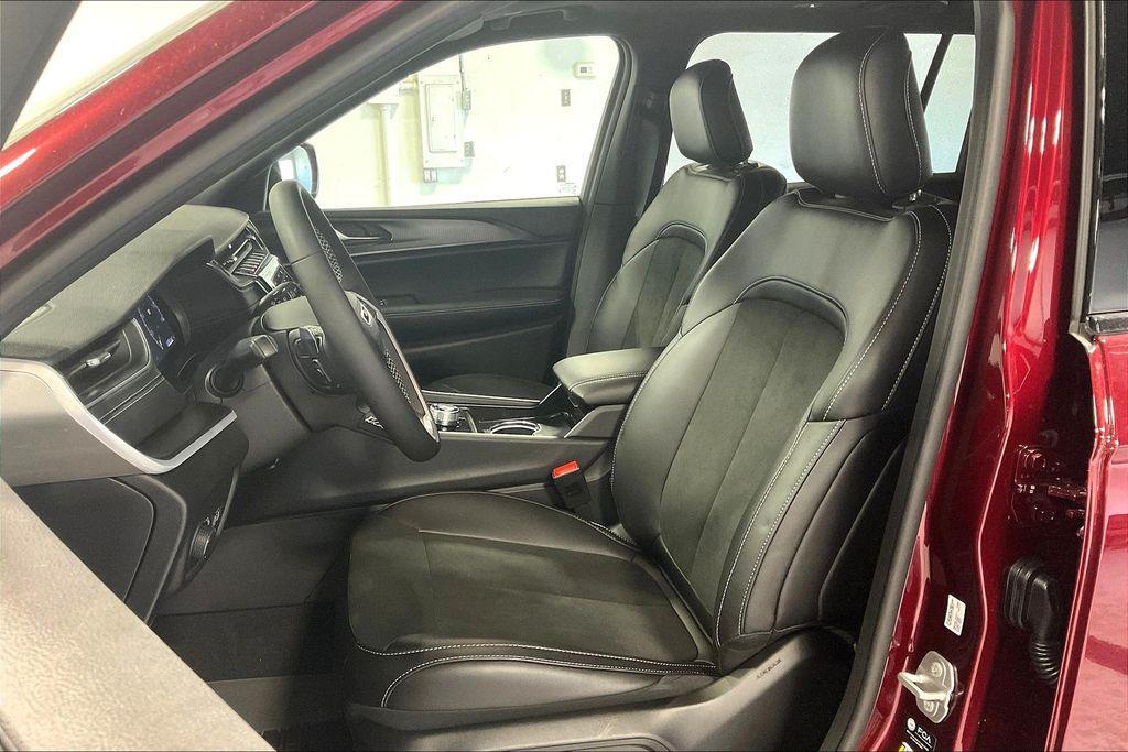 new 2025 Jeep Grand Cherokee L car, priced at $48,730