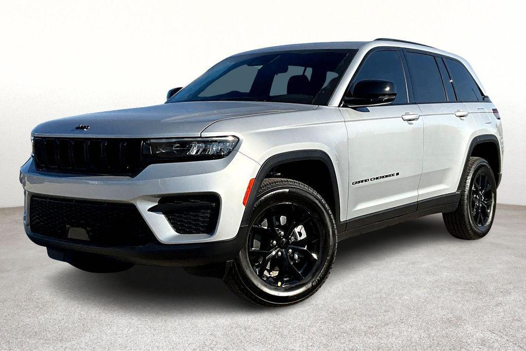 new 2025 Jeep Grand Cherokee car, priced at $39,480