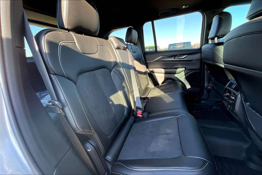 new 2025 Jeep Grand Cherokee car, priced at $39,480