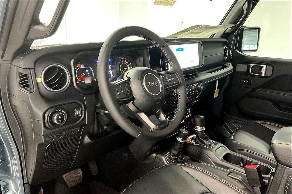 new 2025 Jeep Gladiator car, priced at $44,605