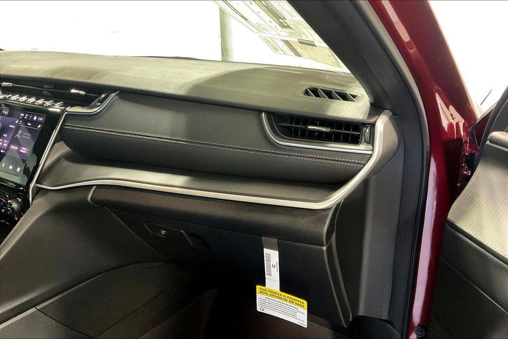 new 2025 Jeep Grand Cherokee car, priced at $39,480