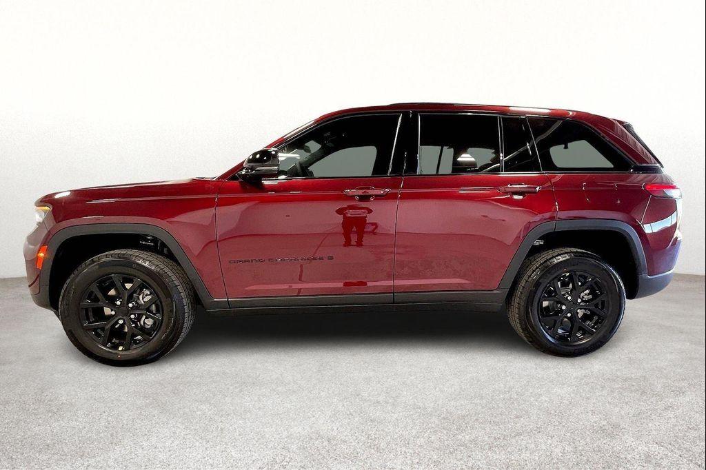 new 2025 Jeep Grand Cherokee car, priced at $39,480