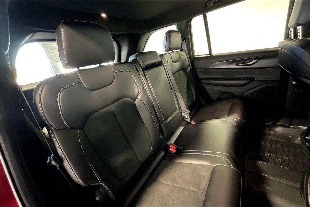 new 2025 Jeep Grand Cherokee car, priced at $39,480