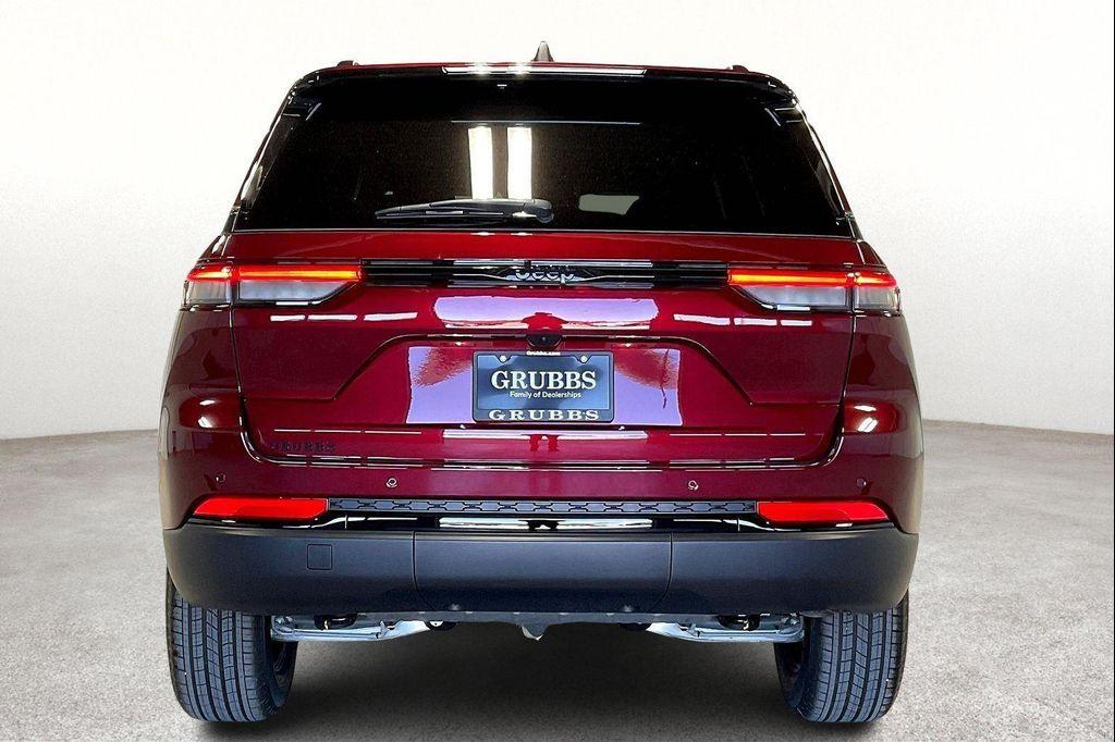 new 2025 Jeep Grand Cherokee car, priced at $39,480