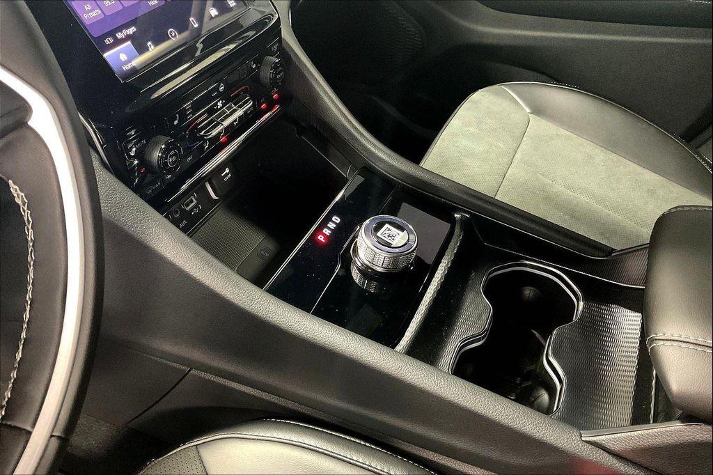 new 2025 Jeep Grand Cherokee car, priced at $39,980