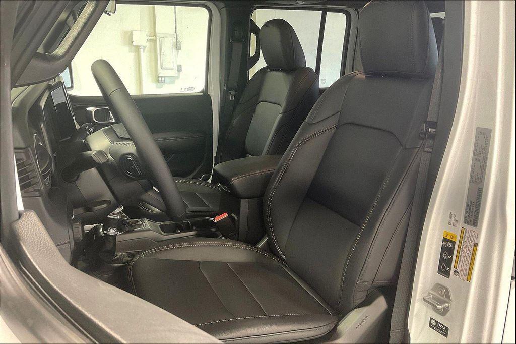 new 2025 Jeep Gladiator car, priced at $43,510