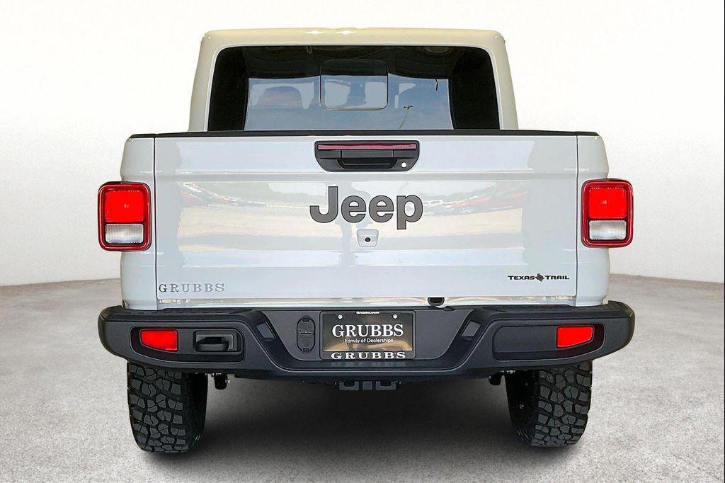 new 2025 Jeep Gladiator car, priced at $43,510