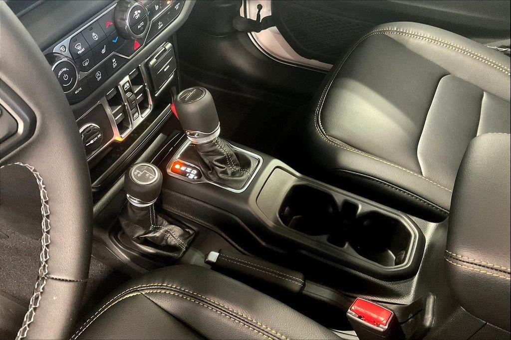 new 2025 Jeep Gladiator car, priced at $43,510