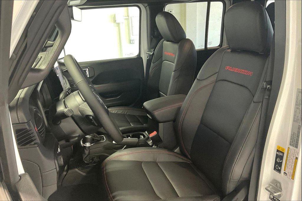 new 2025 Jeep Gladiator car, priced at $52,320