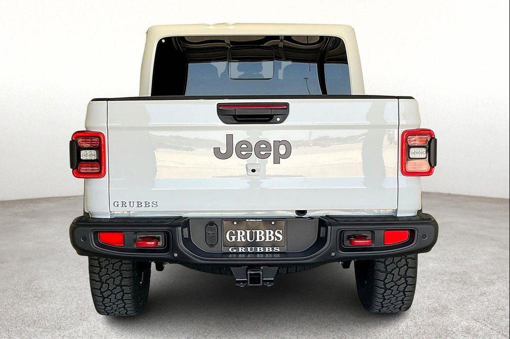 new 2025 Jeep Gladiator car, priced at $52,320