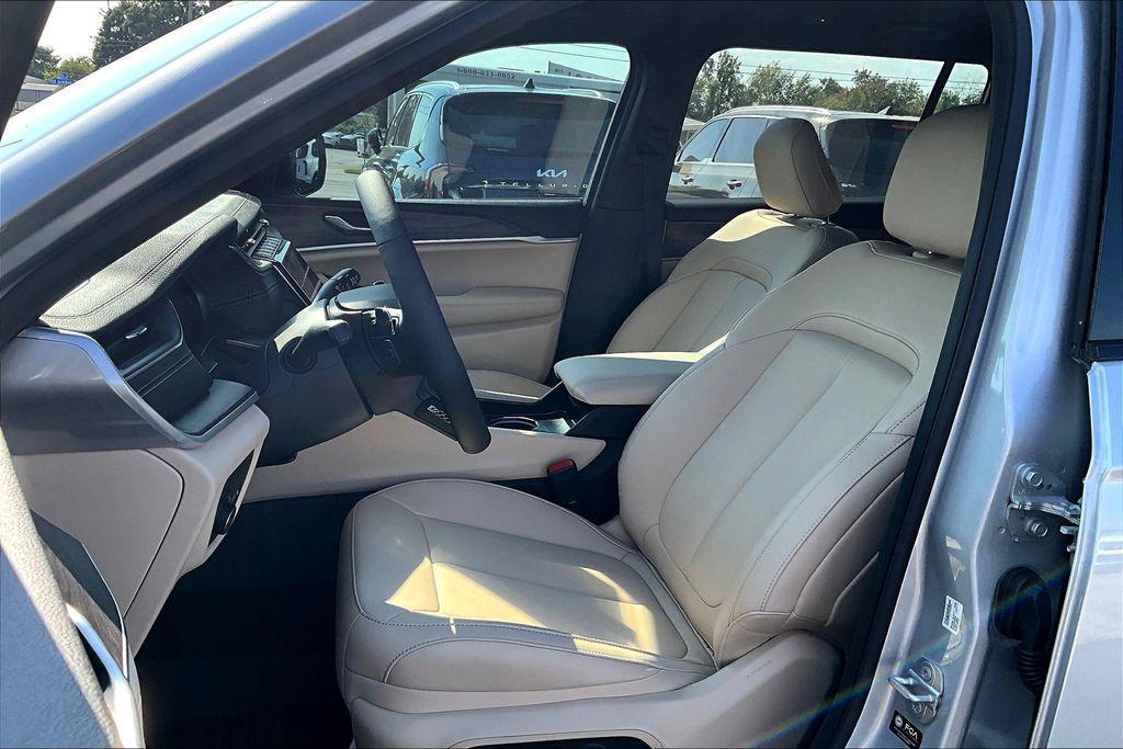 new 2025 Jeep Grand Cherokee L car, priced at $53,895