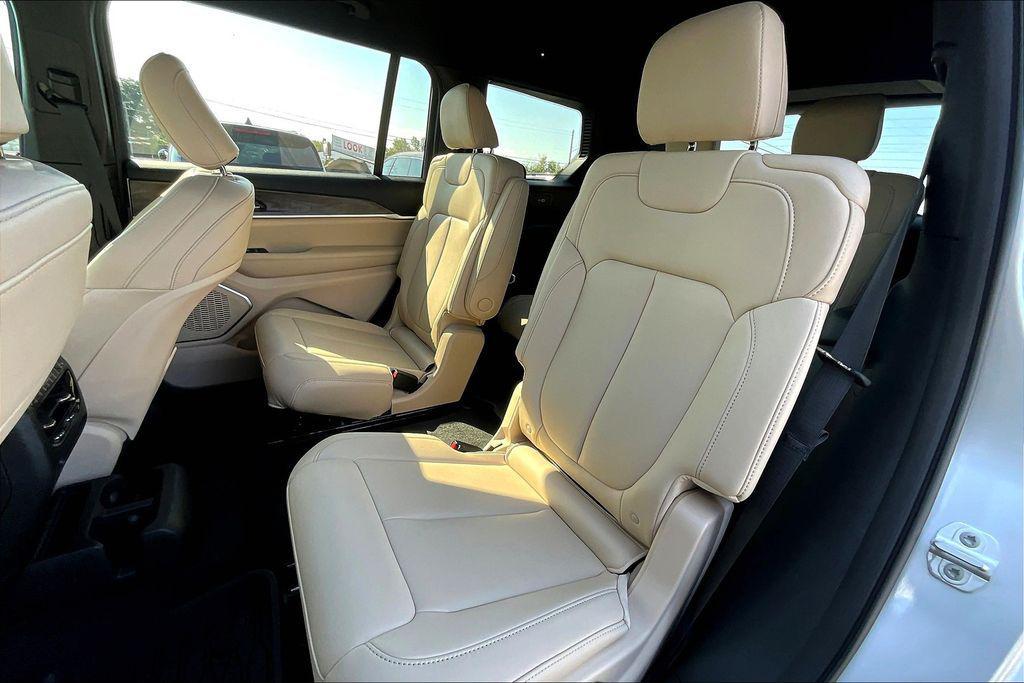 new 2025 Jeep Grand Cherokee L car, priced at $53,895