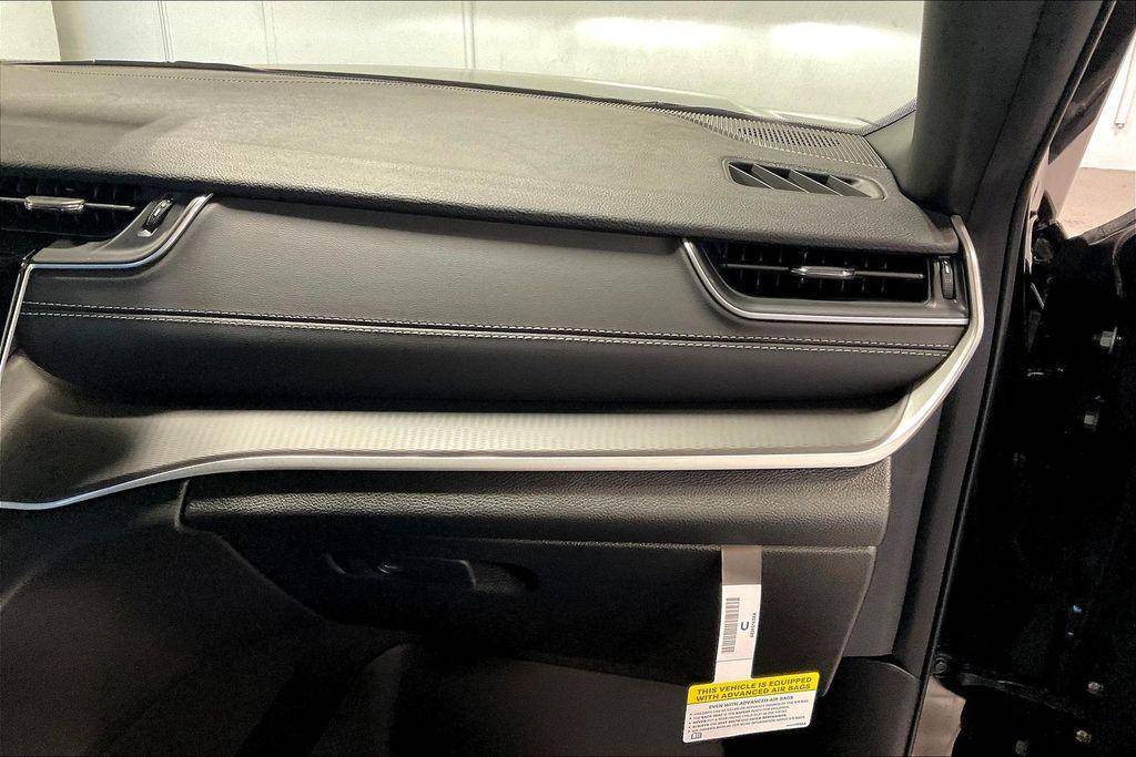 new 2025 Jeep Grand Cherokee L car, priced at $46,730