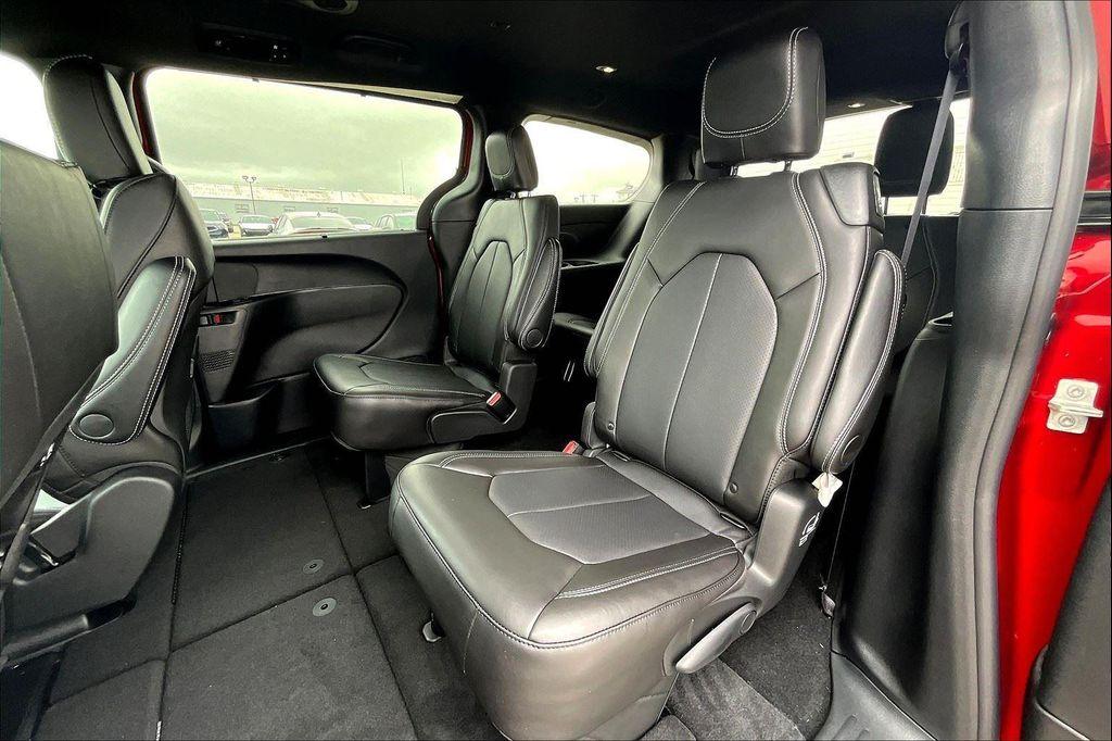 new 2026 Chrysler Pacifica car, priced at $43,880