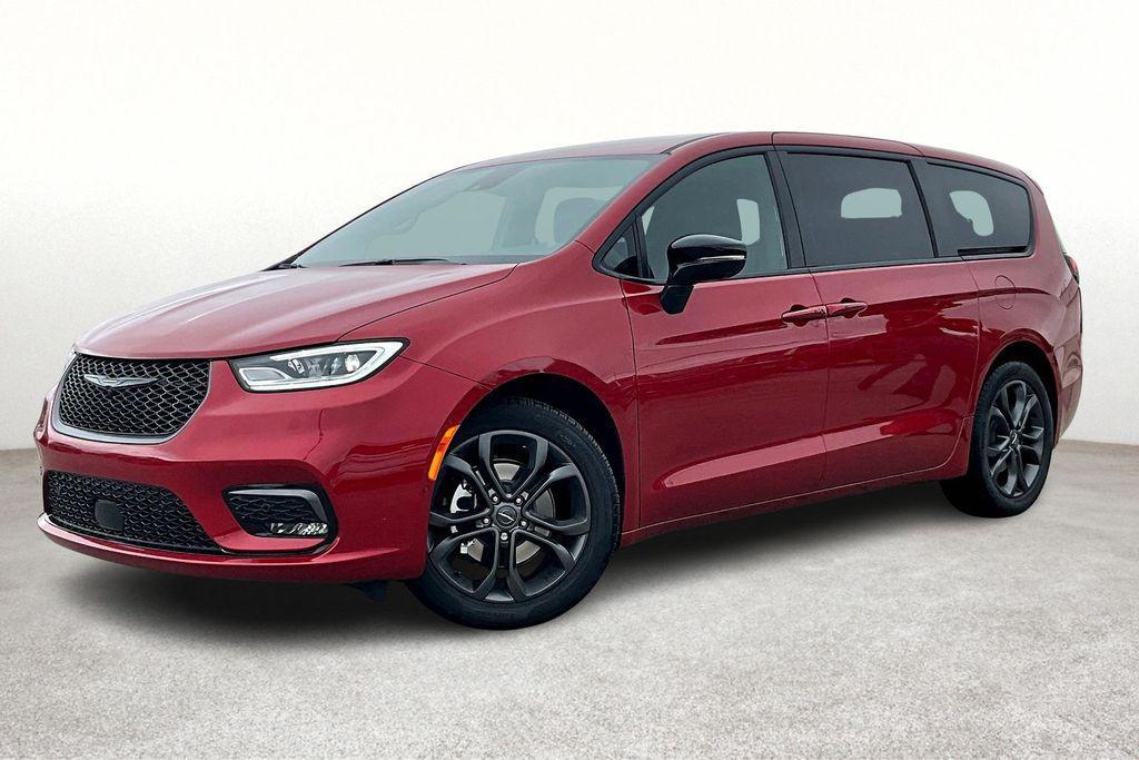 new 2026 Chrysler Pacifica car, priced at $46,880