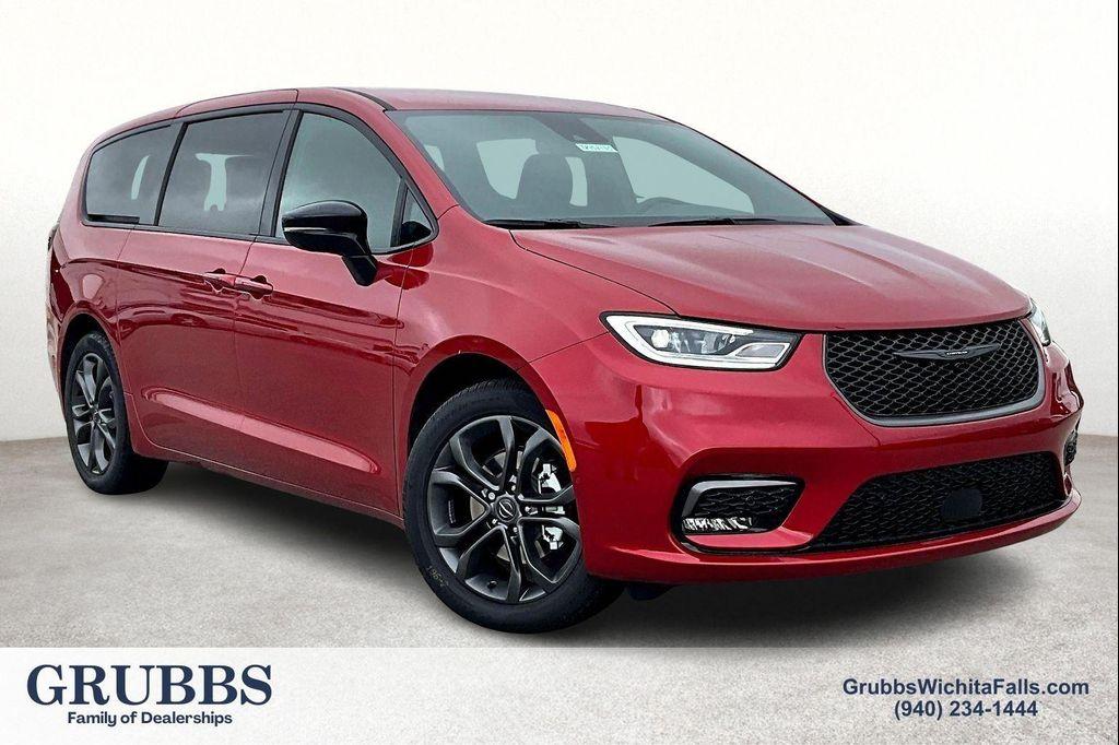 new 2026 Chrysler Pacifica car, priced at $39,880