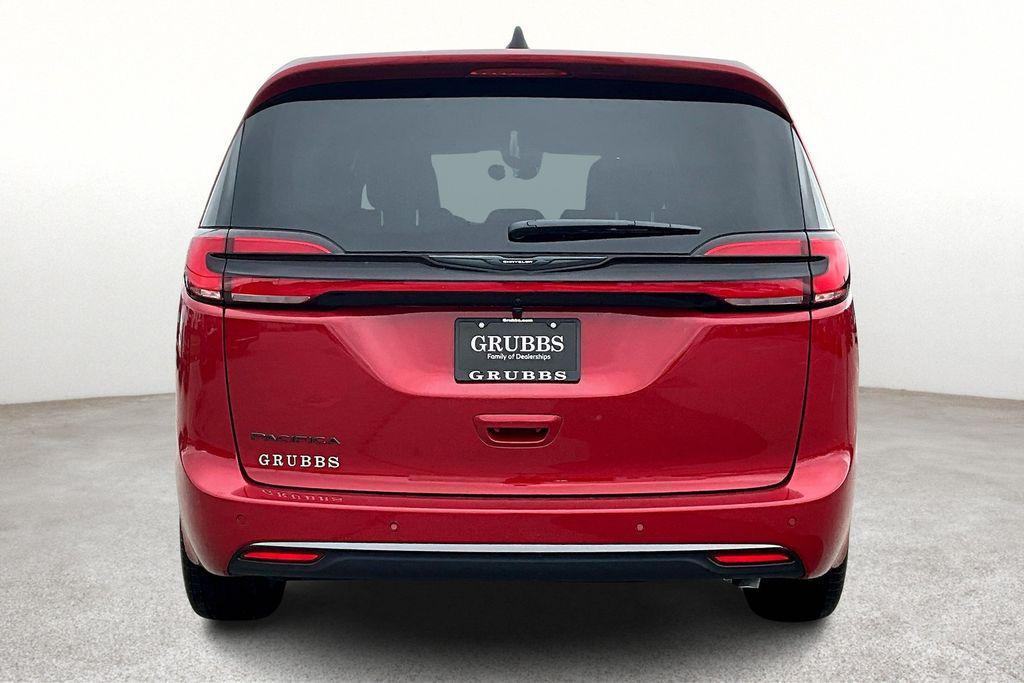 new 2026 Chrysler Pacifica car, priced at $46,880