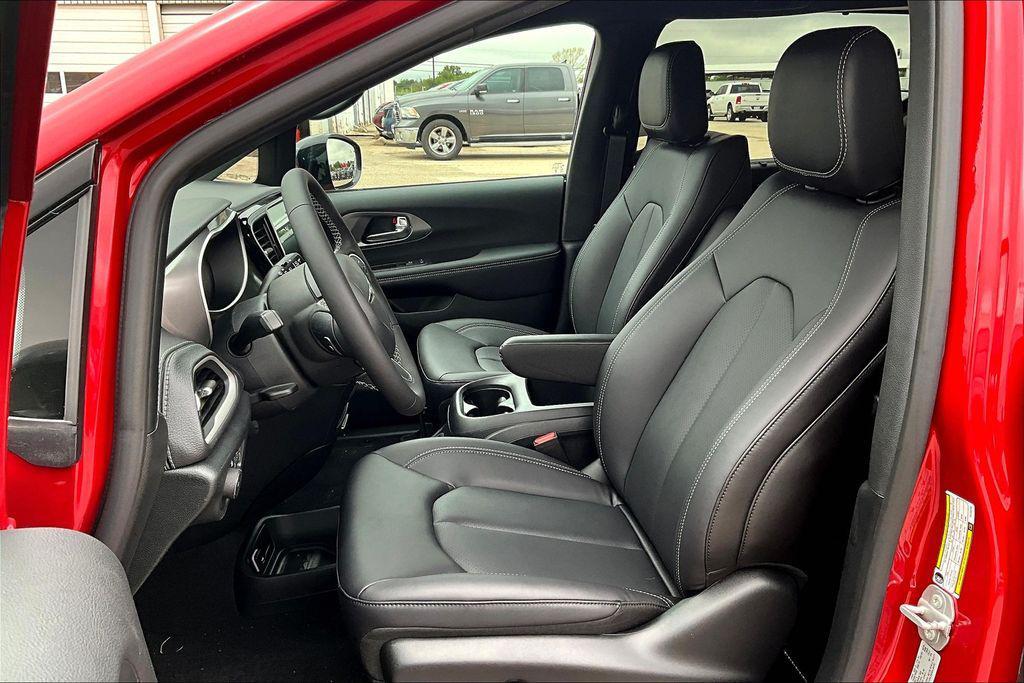 new 2026 Chrysler Pacifica car, priced at $46,880