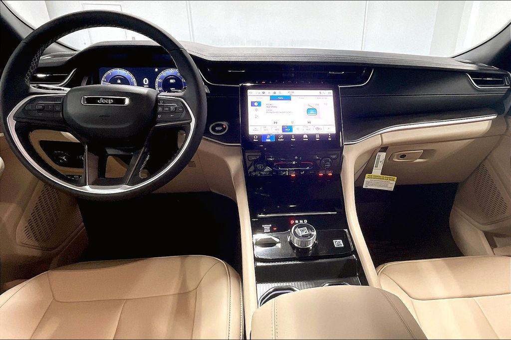 new 2025 Jeep Grand Cherokee car, priced at $52,735