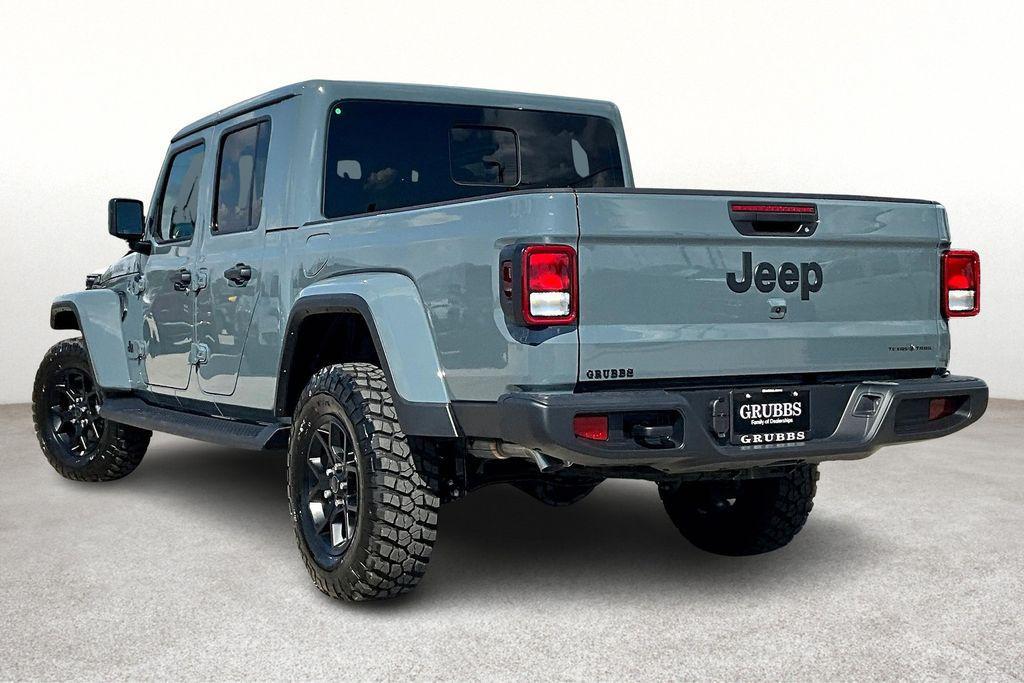 new 2025 Jeep Gladiator car, priced at $48,855