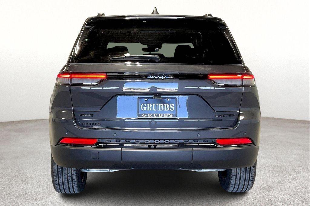 new 2025 Jeep Grand Cherokee car, priced at $43,470