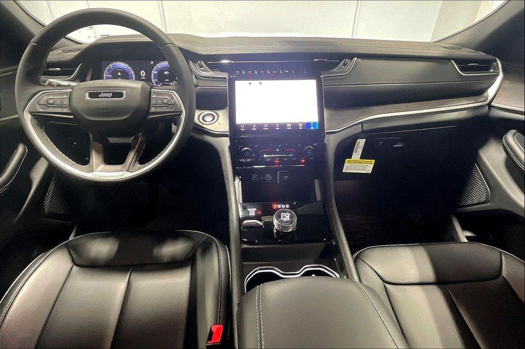 new 2025 Jeep Grand Cherokee car, priced at $43,470