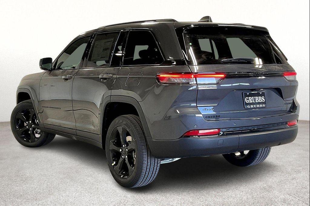 new 2025 Jeep Grand Cherokee car, priced at $43,470