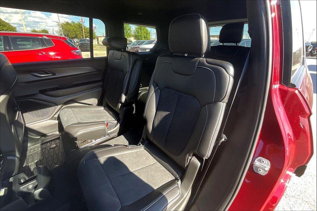 new 2025 Jeep Grand Cherokee L car, priced at $40,730