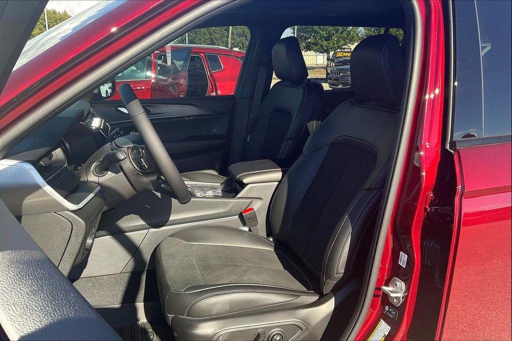 new 2025 Jeep Grand Cherokee L car, priced at $40,730