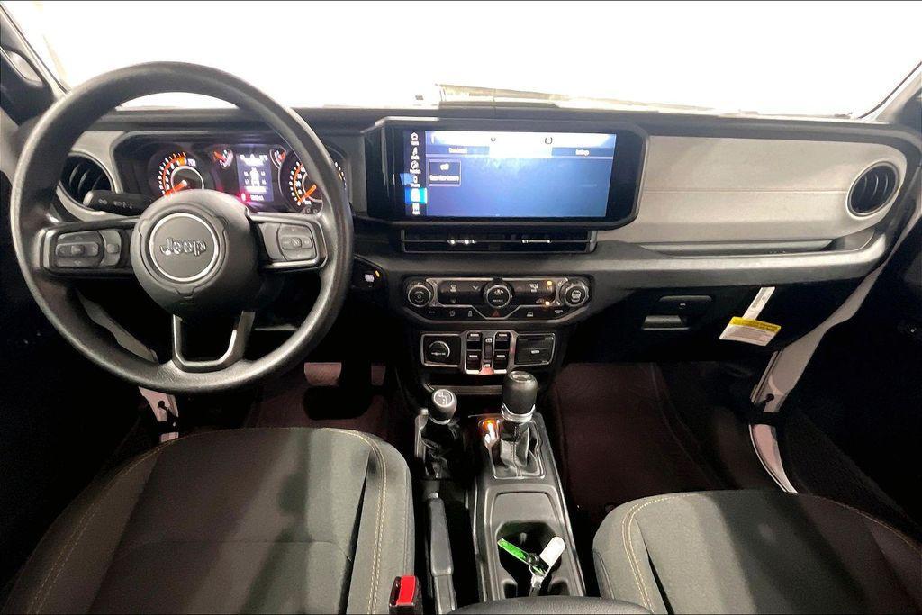 new 2025 Jeep Wrangler car, priced at $43,055