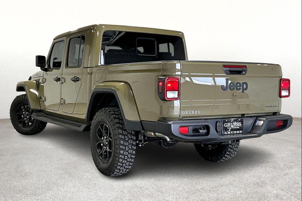 new 2025 Jeep Gladiator car, priced at $44,605