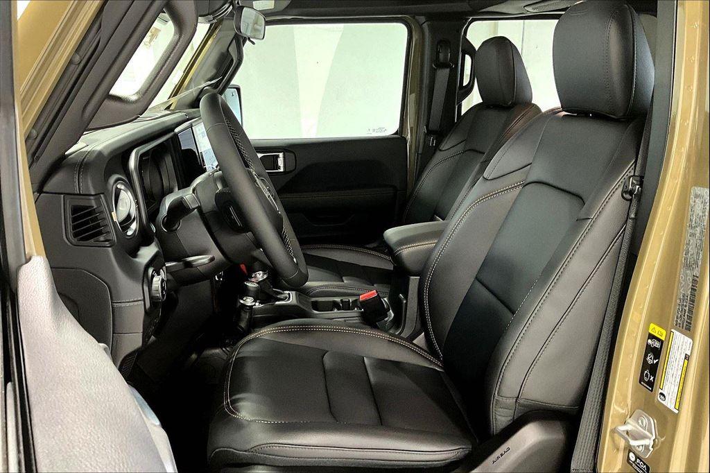 new 2025 Jeep Gladiator car, priced at $44,605