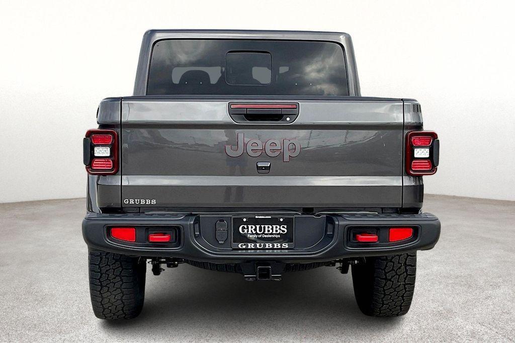 new 2025 Jeep Gladiator car, priced at $51,595