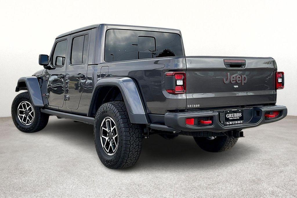 new 2025 Jeep Gladiator car, priced at $51,595