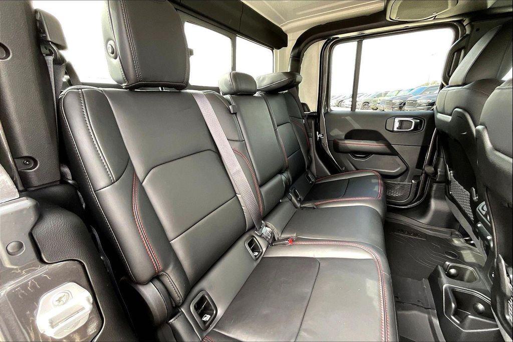 new 2025 Jeep Gladiator car, priced at $51,595