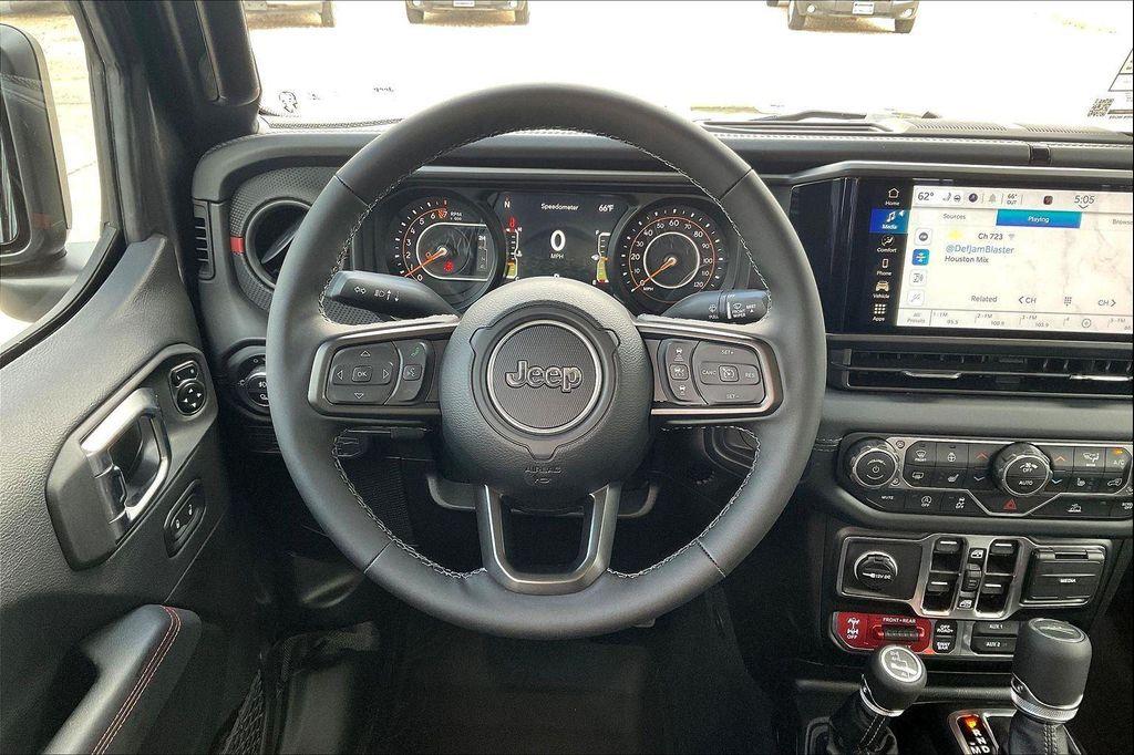 new 2025 Jeep Gladiator car, priced at $51,595