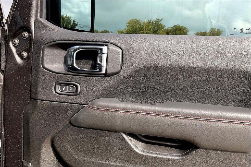 new 2025 Jeep Gladiator car, priced at $51,595